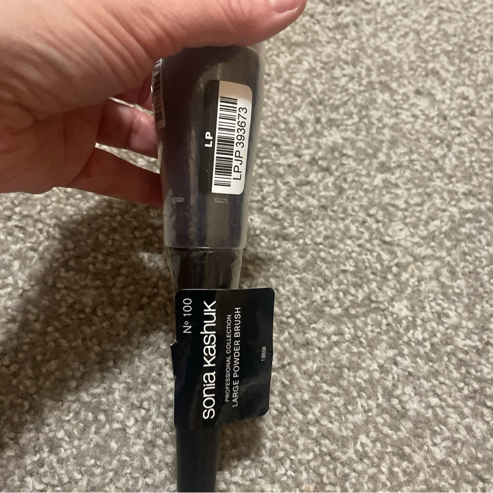 Sonia Kashuk Large Powder Brush - Black Handle with Dark Bristles - Picture 3 of 3